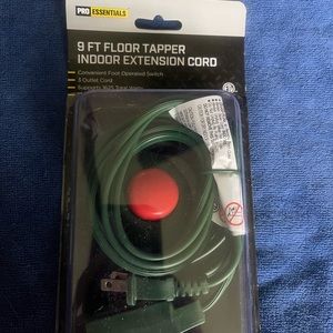 8foot floor tapper extension cord NOT THREE PRONG indoor cord 3 outlet new